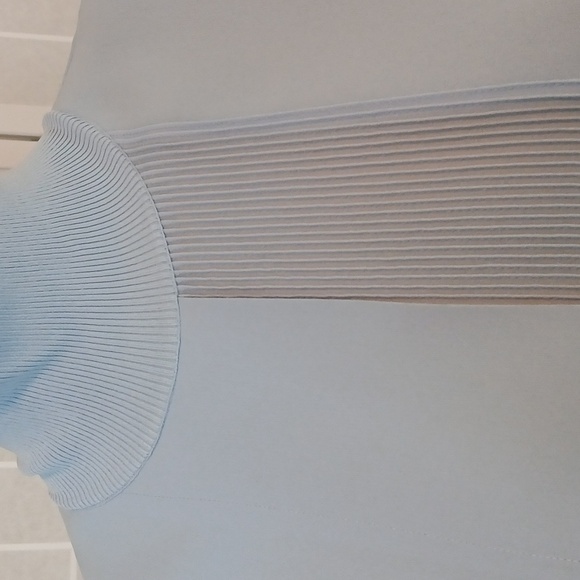 Vince Sleeveless Mock Neck Laser Cut Pleated Top - Picture 5 of 7